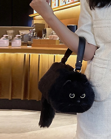 کیف دستی خلاقانه ای که شبیه یک گربه 
