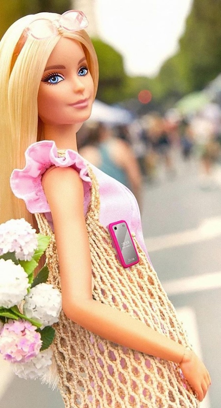 HMD Barbie Phone