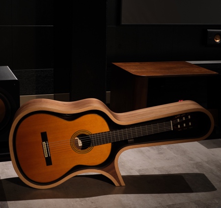 Wooden Guitar Holder Bench